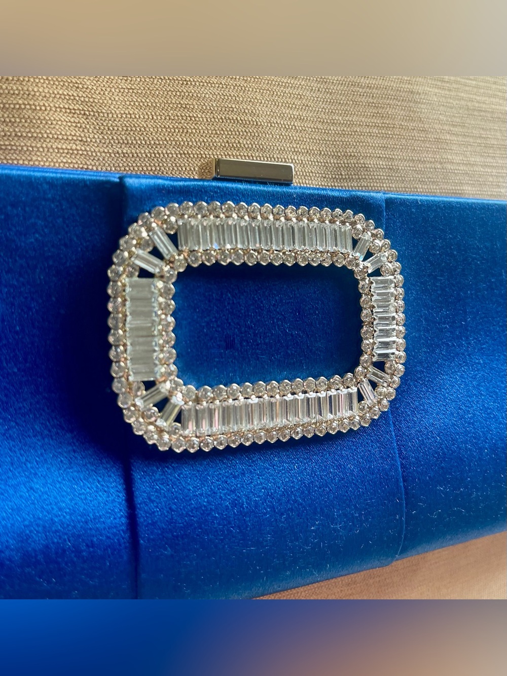 LIKE NEW ROGER VIVIER ROYAL BLUE SATIN CRYSTAL ELONGATED TUBE PILGRIM CLUTCH - Picture 3 of 13